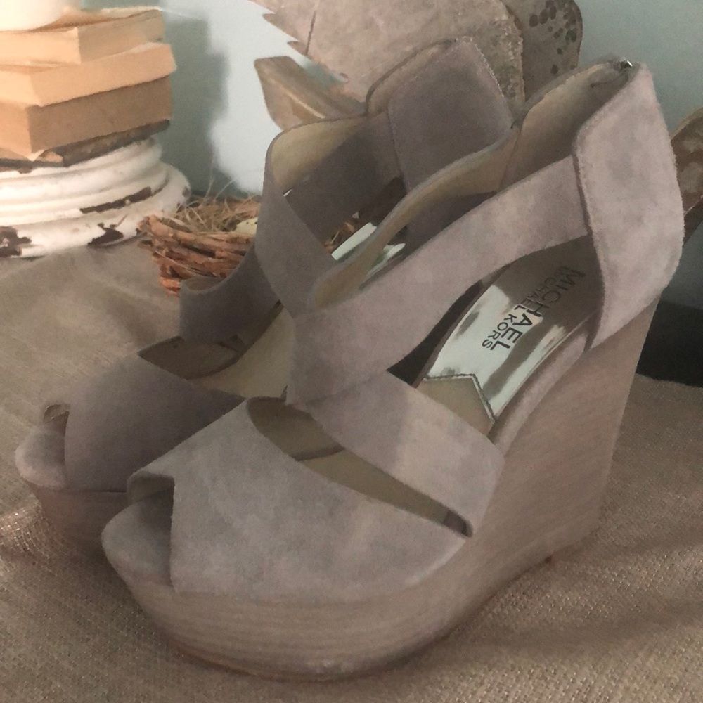 Michael Kora Wedge